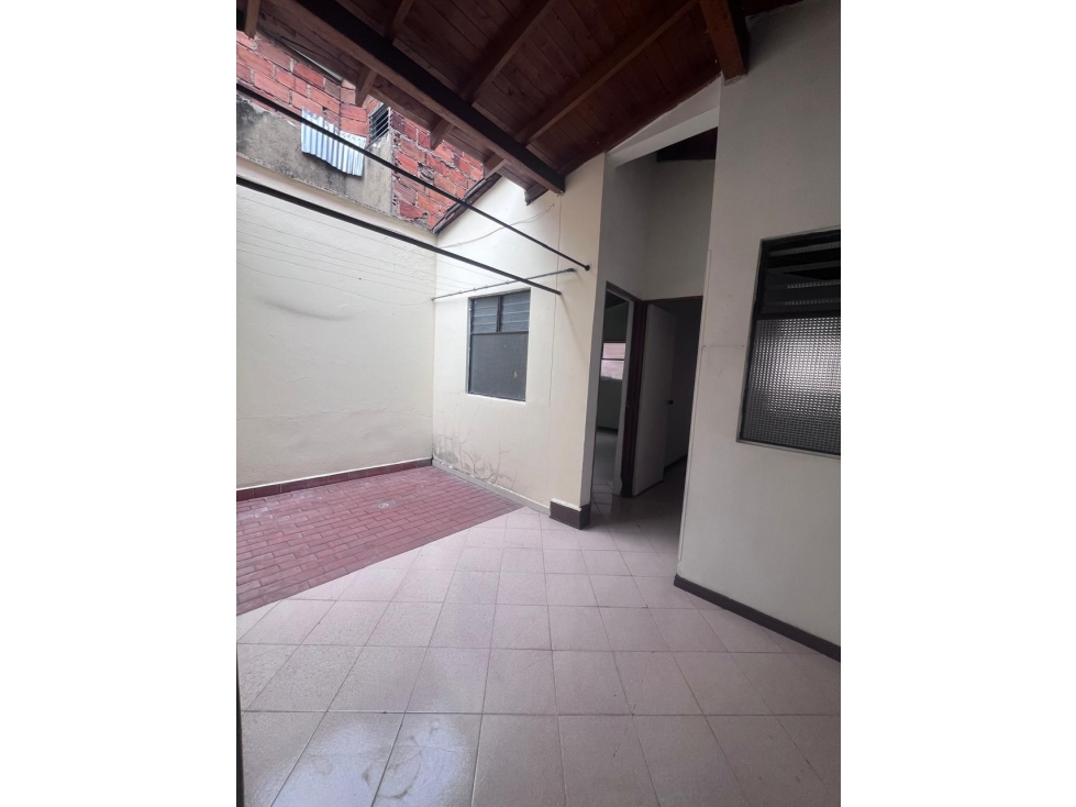 ¡Oportunidad de InversiÃ³n en Casa Lote. Sector La AmÃ©rica! — foto 5