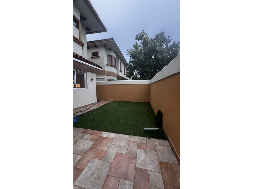 Venta - Casa en El Doral, Costa Sur — foto 6