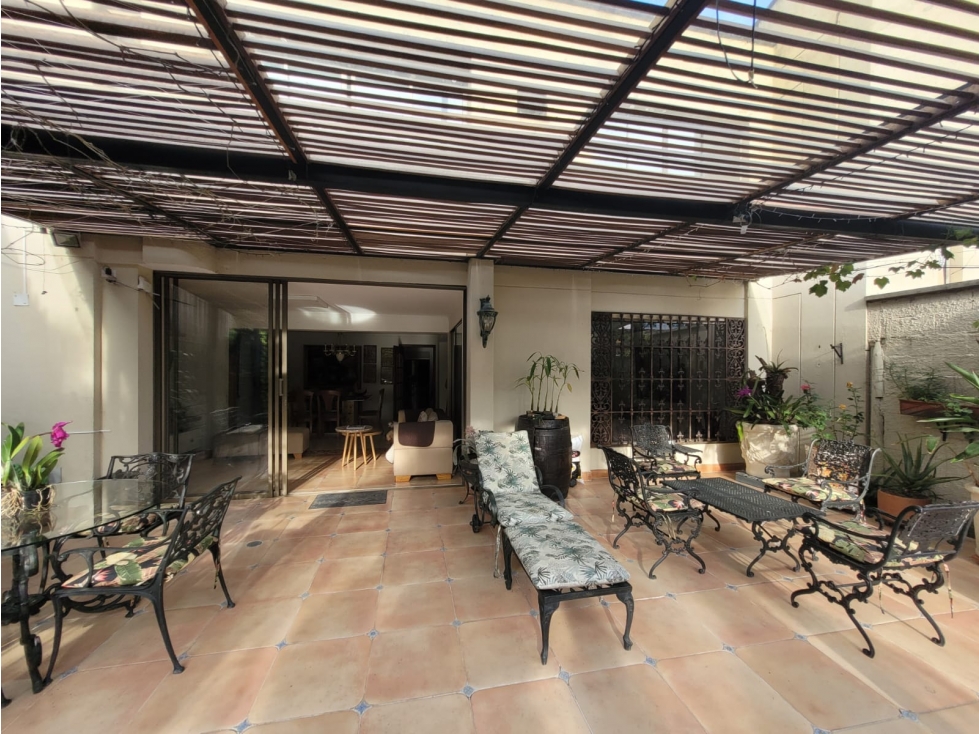 Casa de dos niveles en venta El Poblado Las Palmas Sector Hatoviejo — foto 3