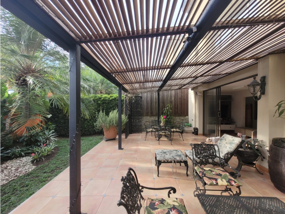 Casa de dos niveles en venta El Poblado Las Palmas Sector Hatoviejo — foto 2