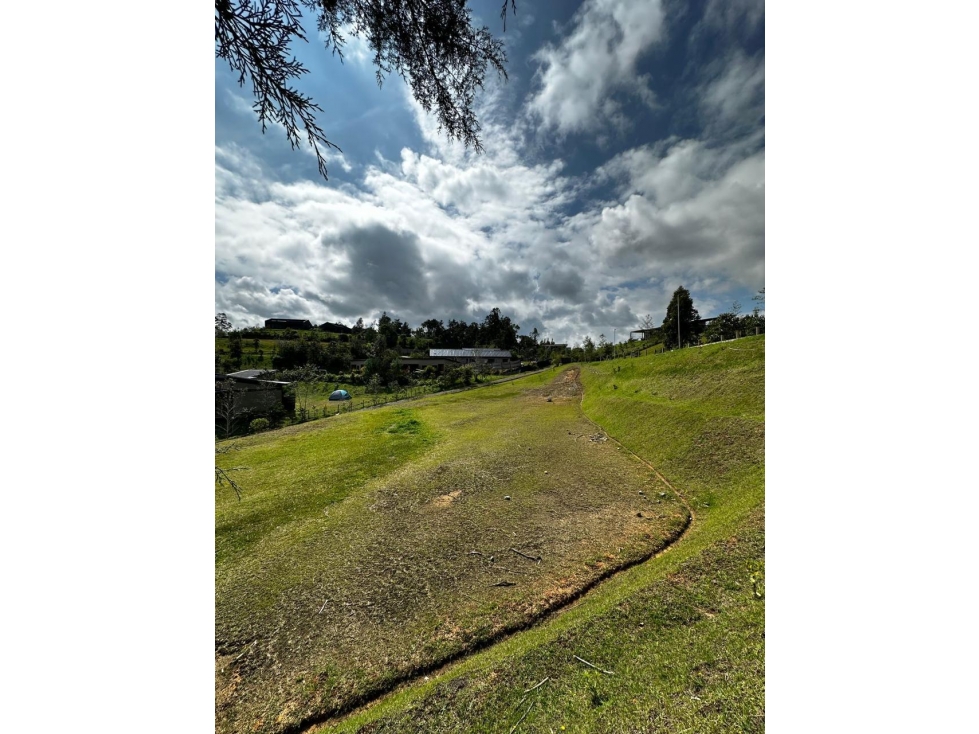 Lote plano en venta en El Retiro Antioquia en exclusiva parcelación — foto 6