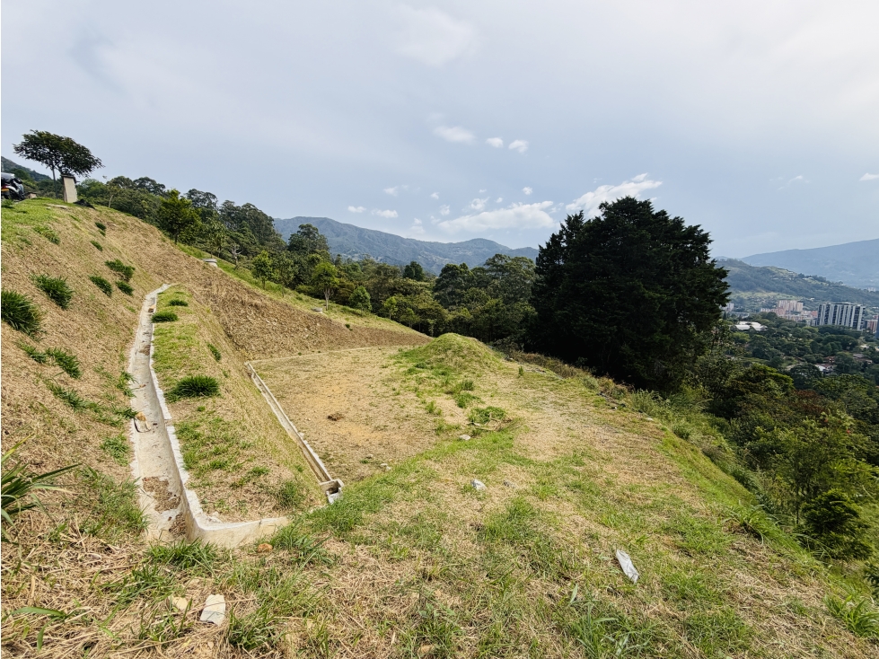 Lote Loma del escobero