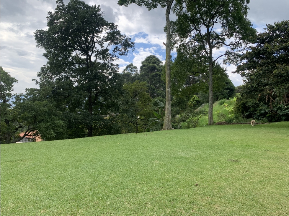 Hermoso lote independiente loma del Chocho