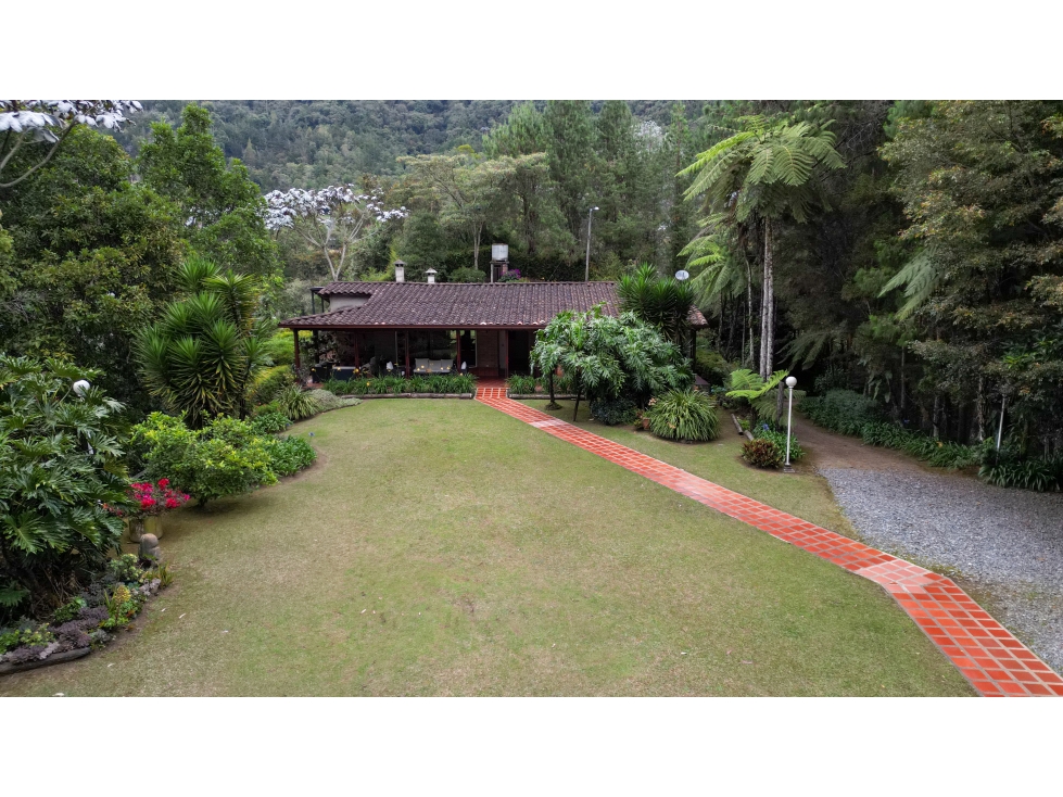 HERMOSA CASA RUSTICA EN PARCELACION EN LA VIA RIONEGRO - LA CEJA