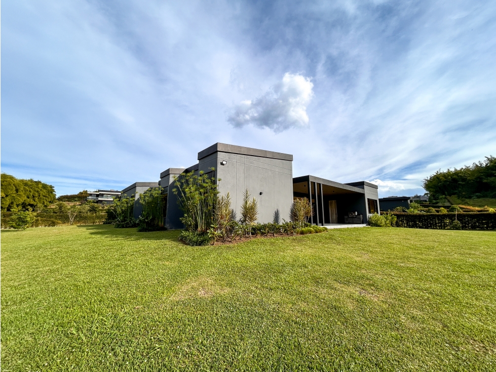 ESPECTACULAR CASA DE UN NIVEL PARA ESTRENAR EN LLANOGRANDE/ VILACHAGUA — foto 5