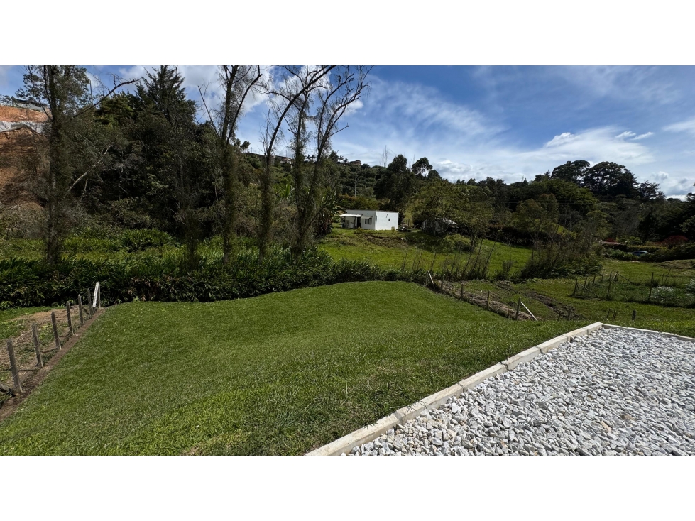 SE VENDE CASA EN SANTUARIO A 6 MIN DE LA AUTOPISTA MED - BOG - 6