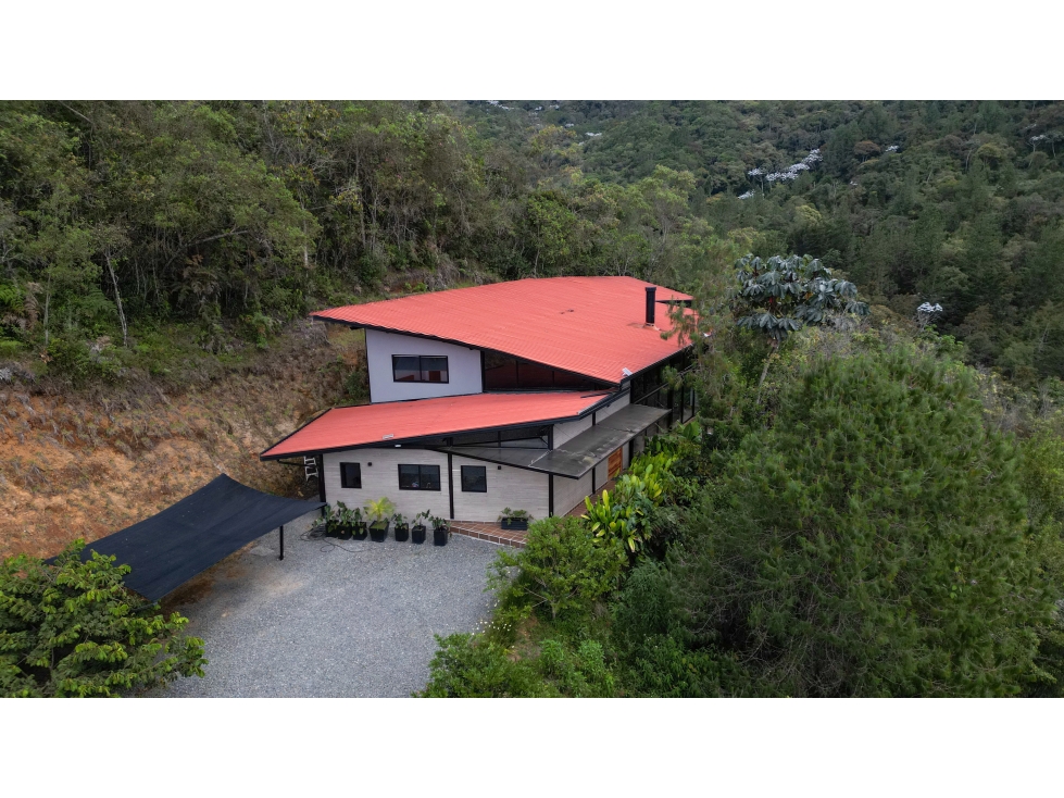 CASA MODERNA PRINCIPAL CON CASA AUXILIAR EN PARCELACION EN LA CEJA — foto 3