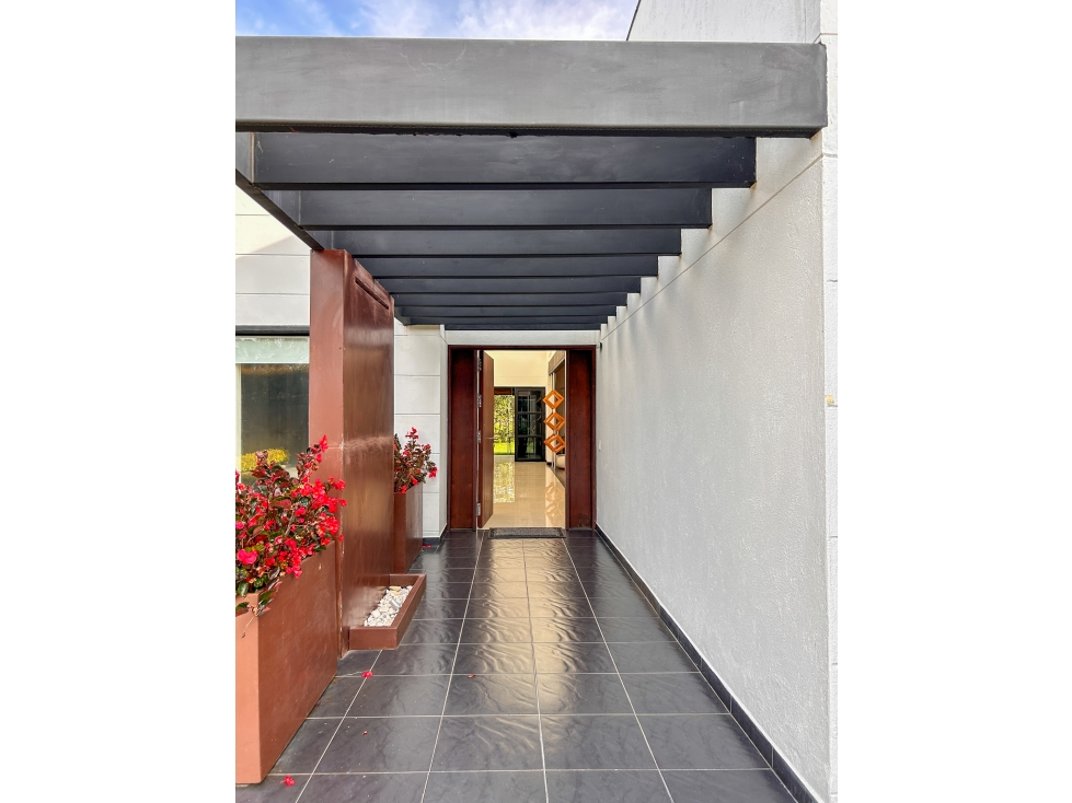 CASA DE UN SOLO NIVEL EN LA MILLA DE ORO DE LLANOGRANDE — foto 6
