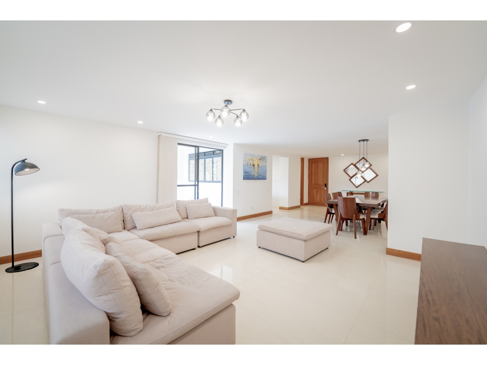 EN VENTA HERMOSO APARTAMENTO REMODELADO EN ALEJANDRIA/ EL POBLADO — foto 2