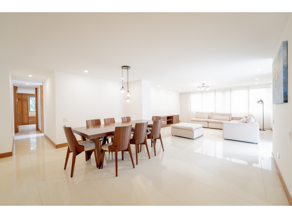 EN VENTA HERMOSO APARTAMENTO REMODELADO EN ALEJANDRIA/ EL POBLADO
