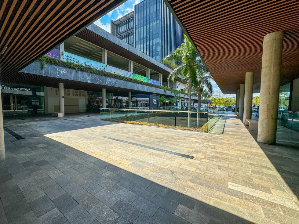 Monterreal Locales Comerciales Renta Plaza Urban Center Sobre Avenida - 3