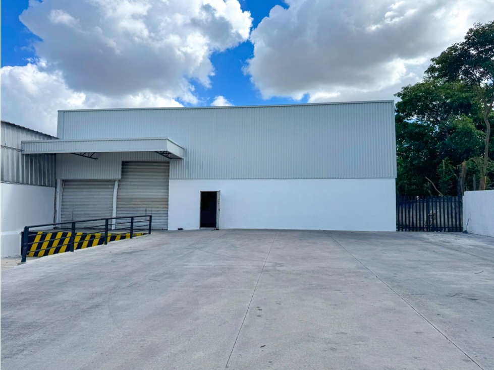 Periférico Poniente Mérida Bodega en Renta de 1600m² Con Andenes - 5