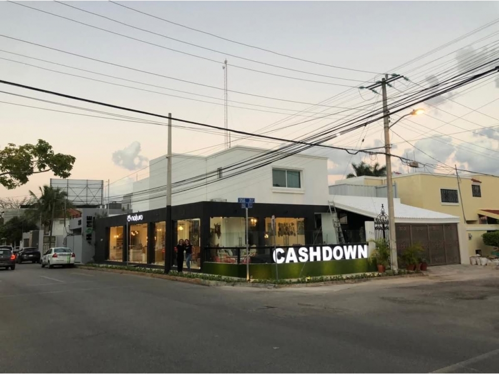 Monterreal Edificio Comercial en Venta en Esquina - 1