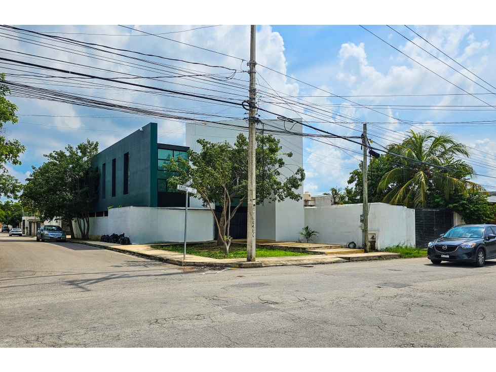 Edificio Corporativo en Renta Zona Altabrisa, Mérida - 1