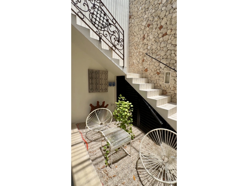 Centro de Mérida Casona Colonial en Venta en Esquina - 2