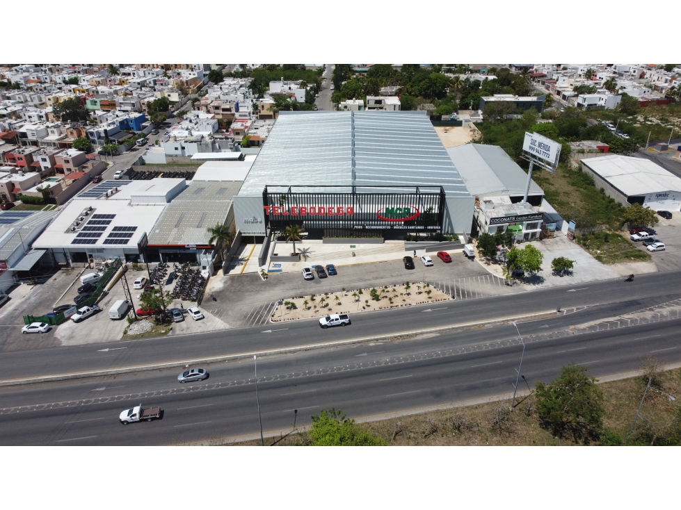 Altabrisa Periferico Norte en Merida Bodega en Renta de 2350M2 - 1