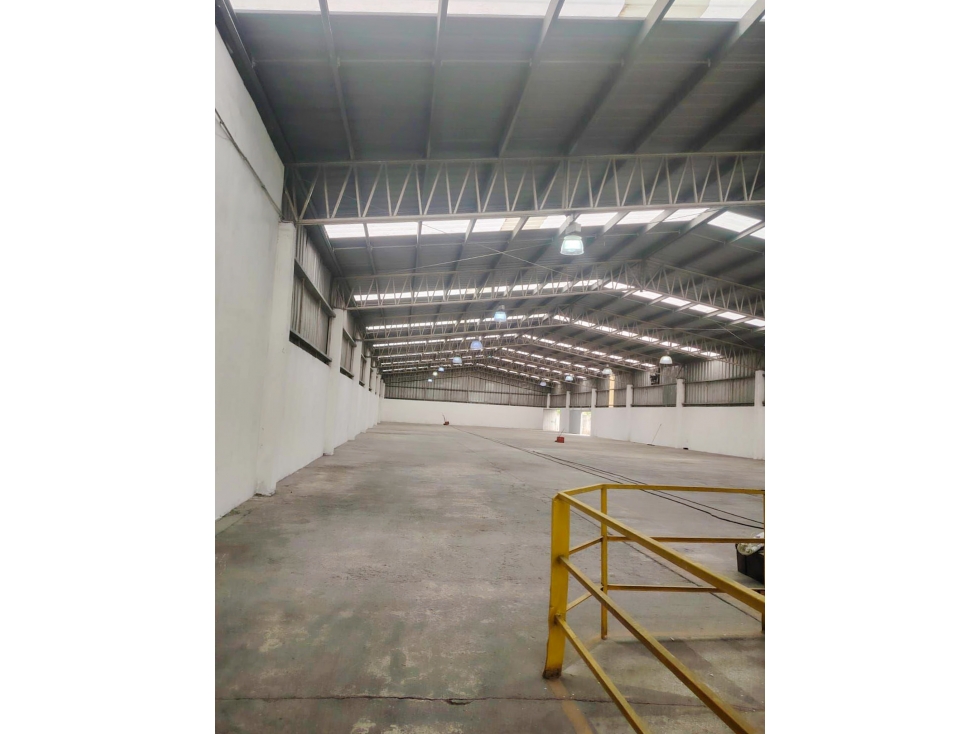 Periférico Poniente Mérida Bodega en Renta de 1600m² Con Andenes - 6