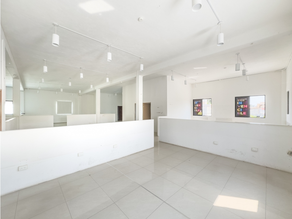 Avenida Itzaes Edificio comercial venta con bodega local y oficina - 4