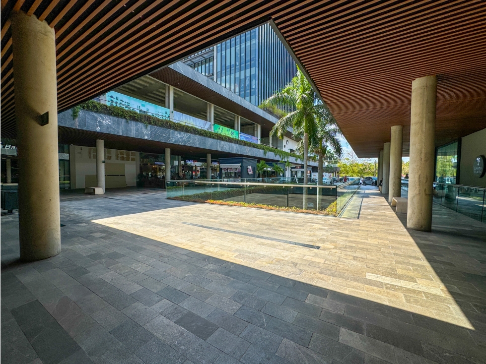 Monterreal Local Comercial En Renta Urban Center Av Cámara De Comercio - 2