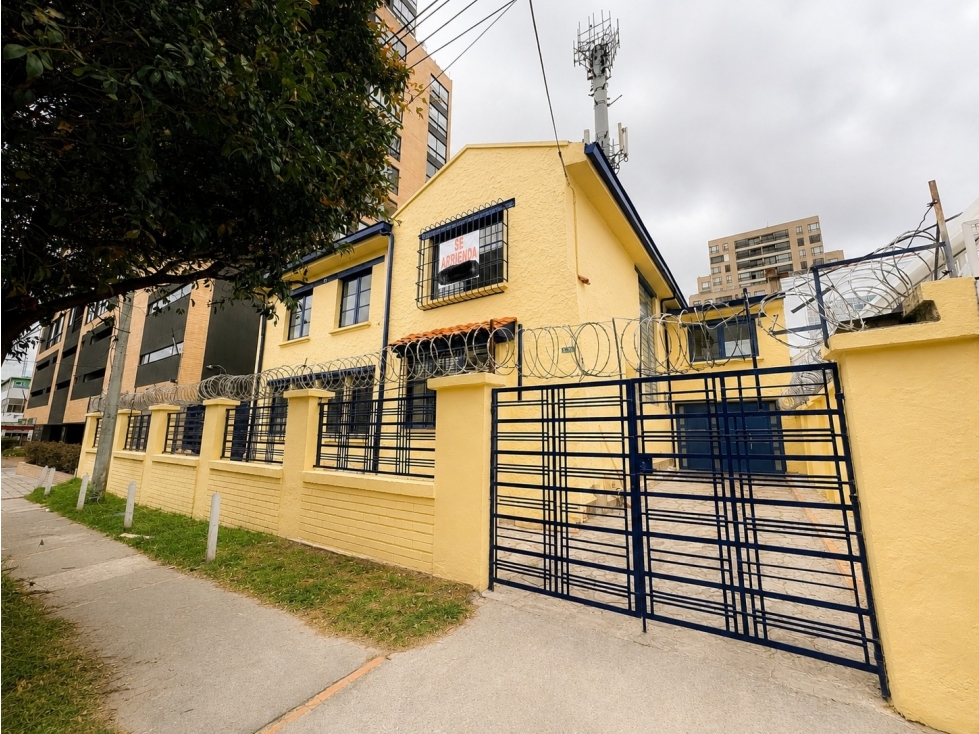 Casa Comercial Remodelada en Arriendo en Teusaquillo