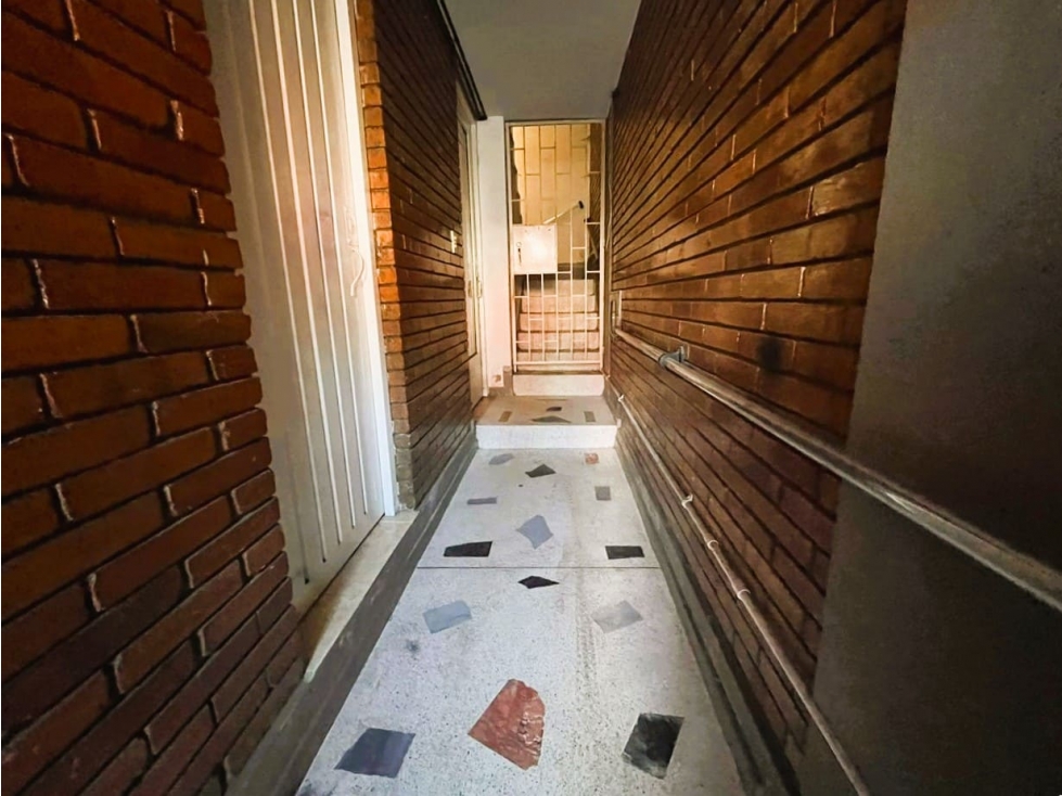 Venta Casa 3 pisos Zona de recuperación Urbana - La Favorita, Bogotá — foto 4
