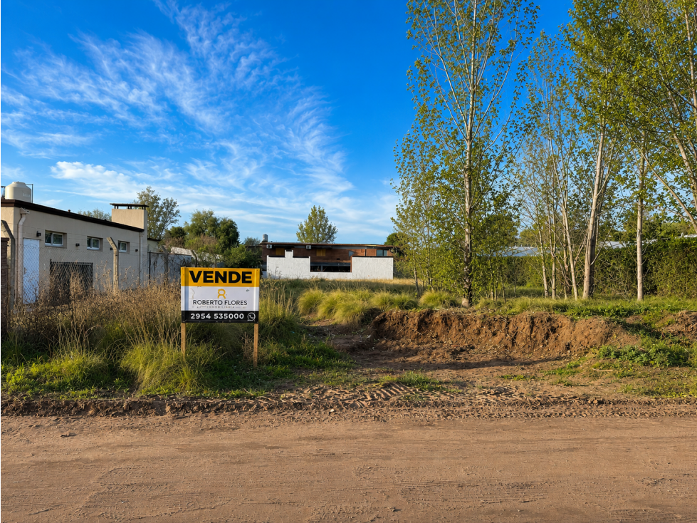 VENTA: Lote sobre Tijereta a una cuadra y media de Avda Peron - 1