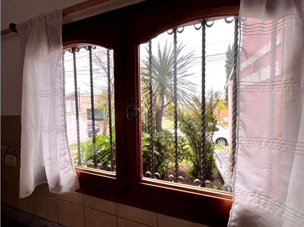 ALQUILER: Casa sobre calle Córdoba 1015 de Santa Rosa — foto 3