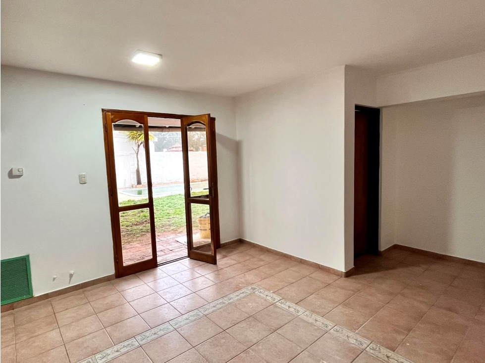 ALQUILER: Casa sobre calle Córdoba 1015 de Santa Rosa — foto 4