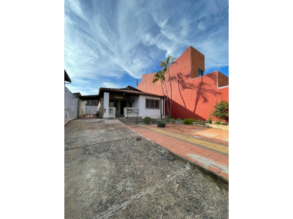 VENDO CHALET A REFACCIONAR O DEMOLER EN BARRIO JARA