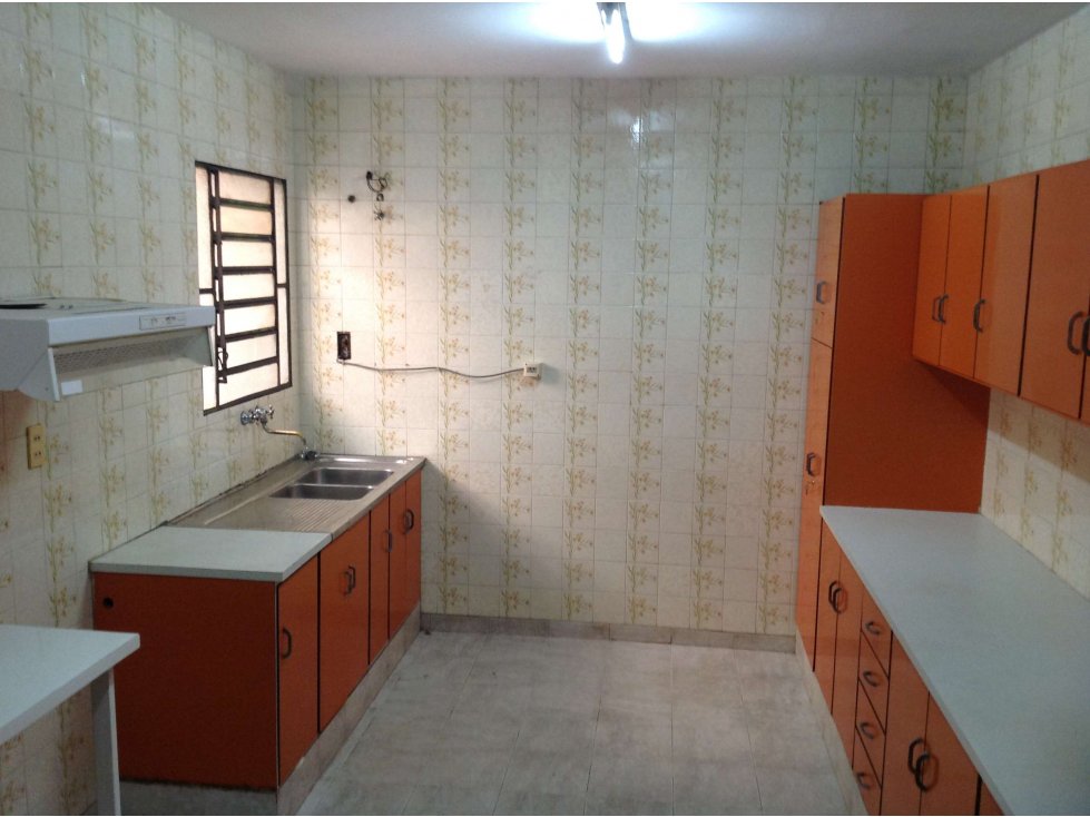 VENDO RESIDENCIA EN BARRIO SEMINARIO — foto 6