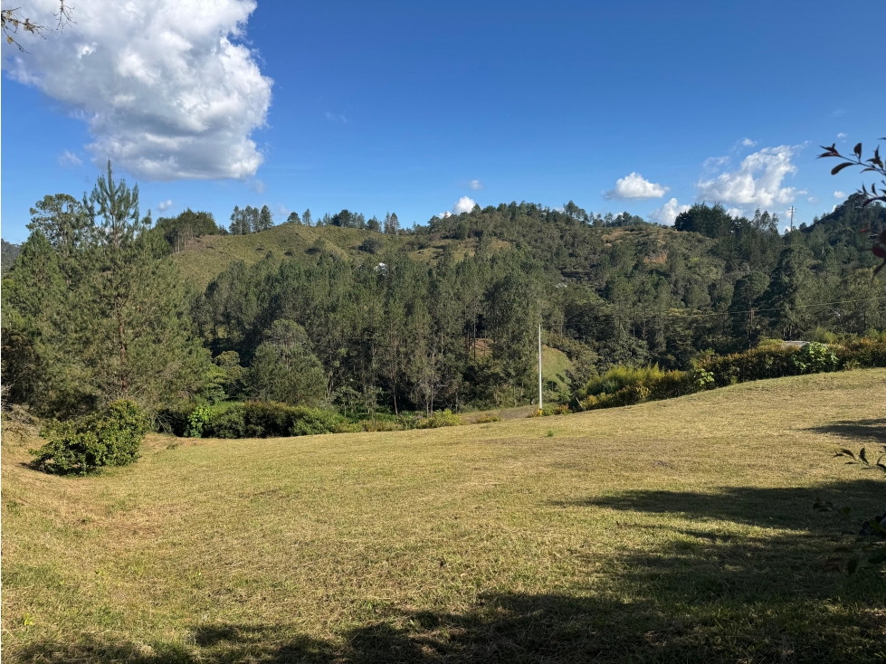 HERMOSO LOTE EN VENTA EN HORIZONTES EN EL RETIRO (VÍA LA CEJA)