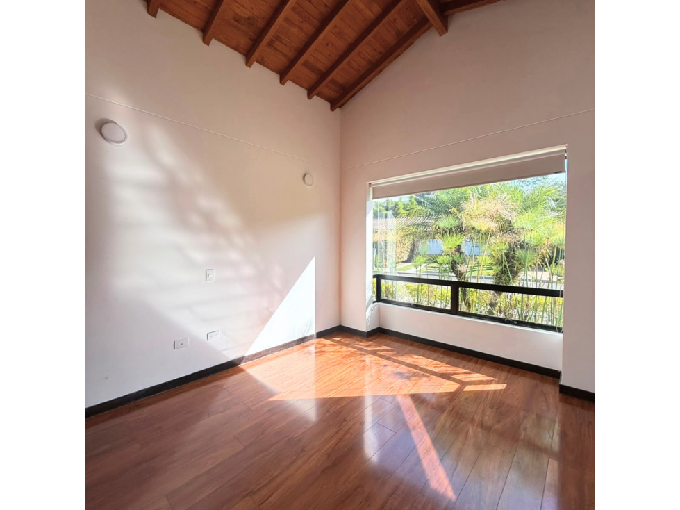 CASA EN RENTA EN EL RETIRO , CERCA LA CASCO URBANO — foto 4