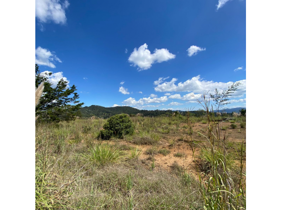 HERMOSO LOTE DE GRAN TAMAÑO CON VISTA 360 EN EL RETIRO