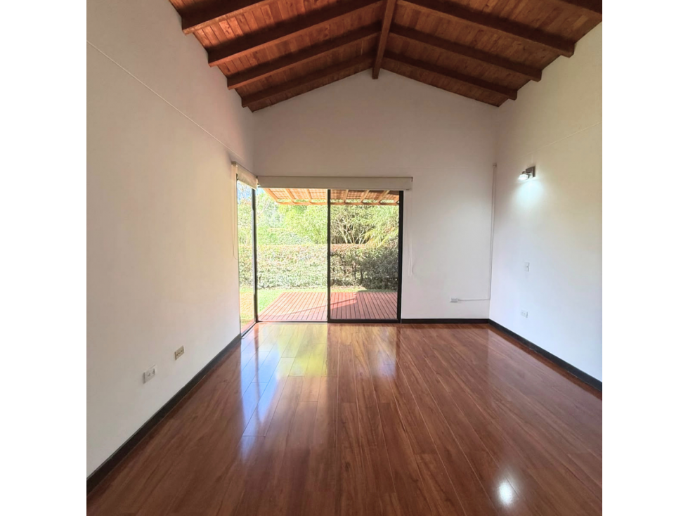 CASA EN RENTA EN EL RETIRO , CERCA LA CASCO URBANO — foto 6