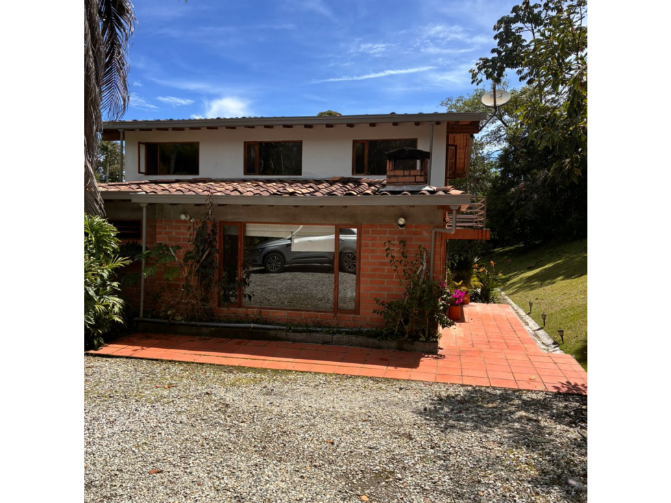 CASA CAMPESTRE EN ARRIENDO EN LA MARIA EL RETIRO