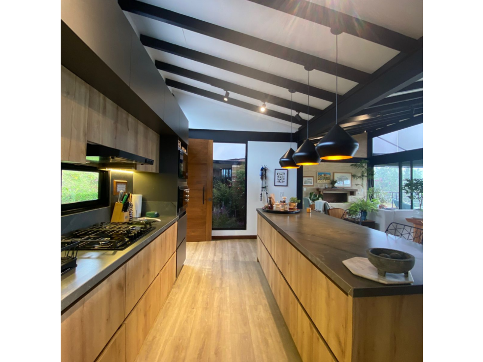 HERMOSISIMA CASA EN RENTA MONTESERENO