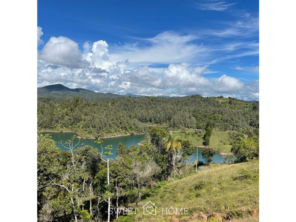 HERMOSO LOTE TURISTICO EN VENTA EN GUATAPÉ — foto 4