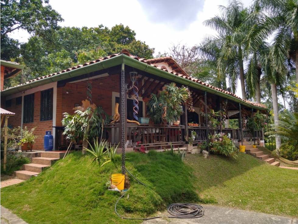Se vende casa campestre, Cerritos