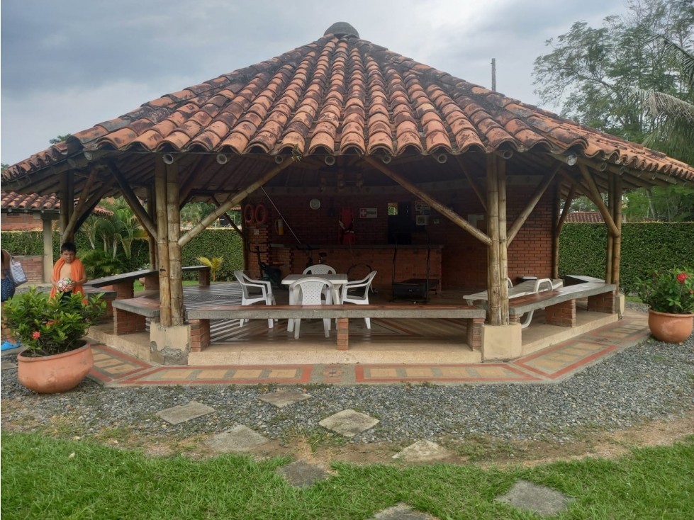 Se vende Casa Campestre en Condominio Viterbo, Caldas - 2