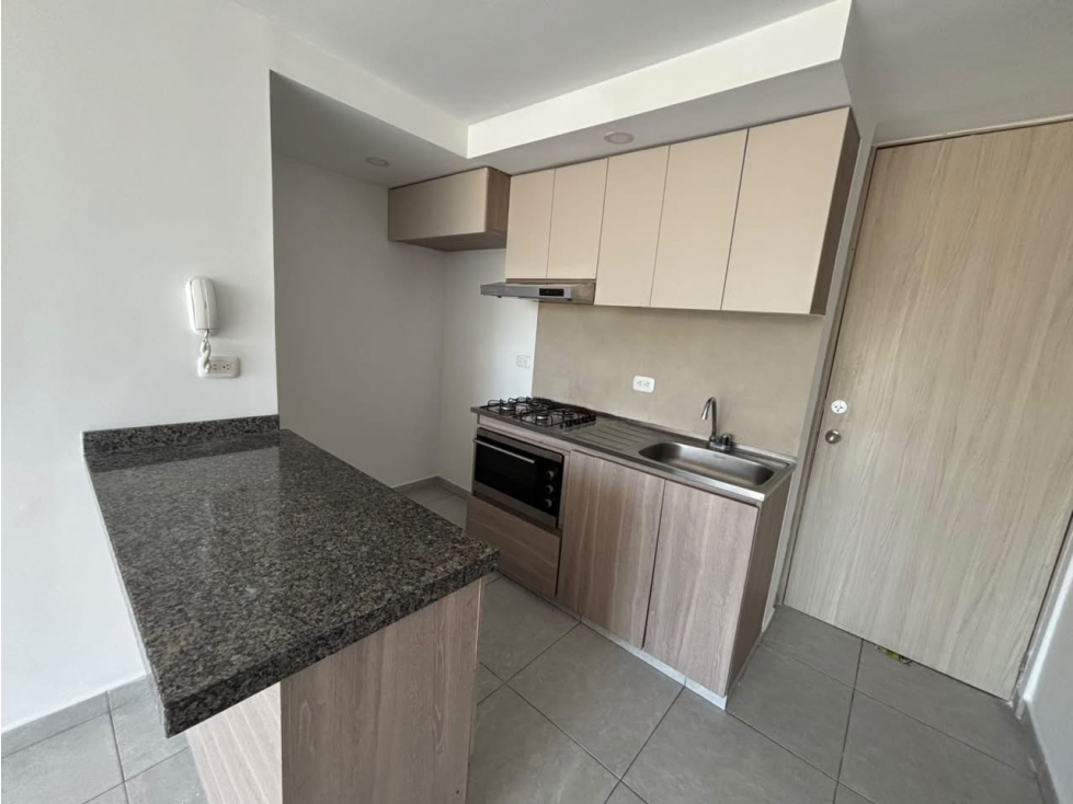 APARTAMENTO EN ARRIENDO EN MIRAMAR - CONJ FLORENCIA