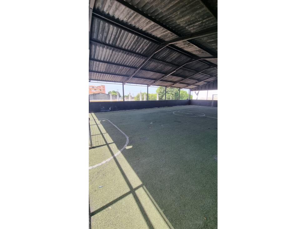 Local comercial en Simon Bolivar 2 PISO - 5