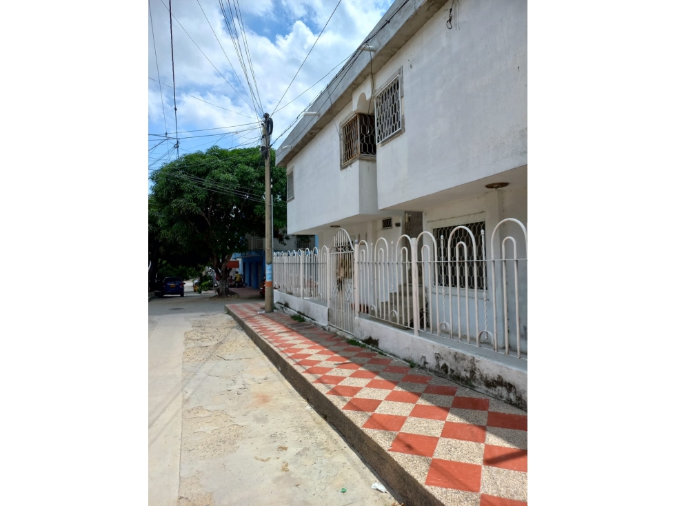 CASA EN VENTA PISO 1 + 2 APTOS EN 2 PISO BARIO LAS GAVIOTAS - 4