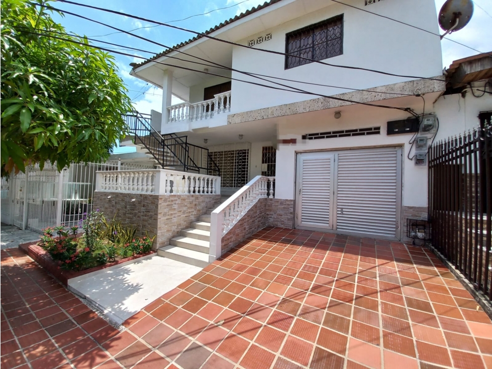 AMPLIA CASA EN LAS DELICIAS — foto 2