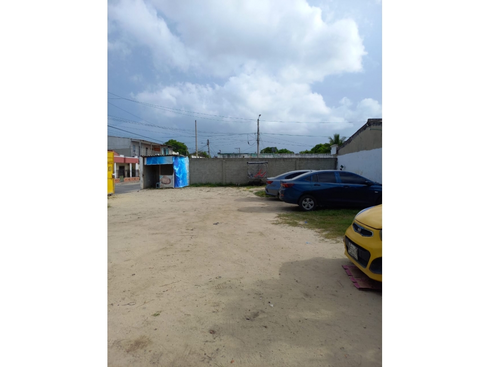 LOTE AMPLIO EN - EL CENTRO - - MALAMBO - 2