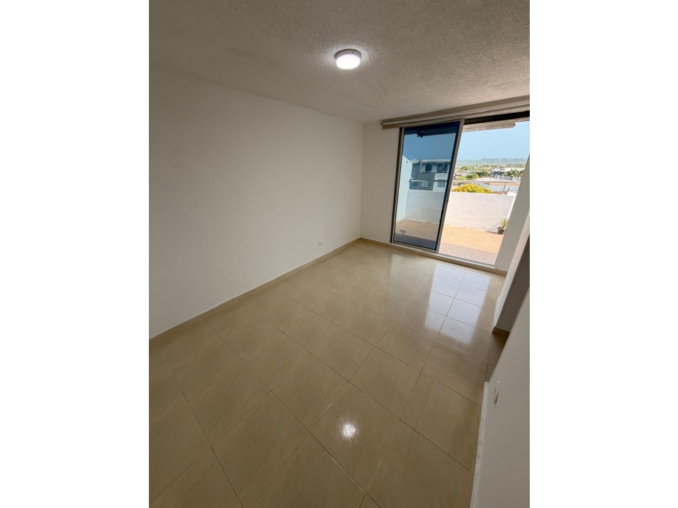 Amplio y Fresco PENTHOUSE Duplex en VENTA ubicado Conjunto Villanova. — foto 4