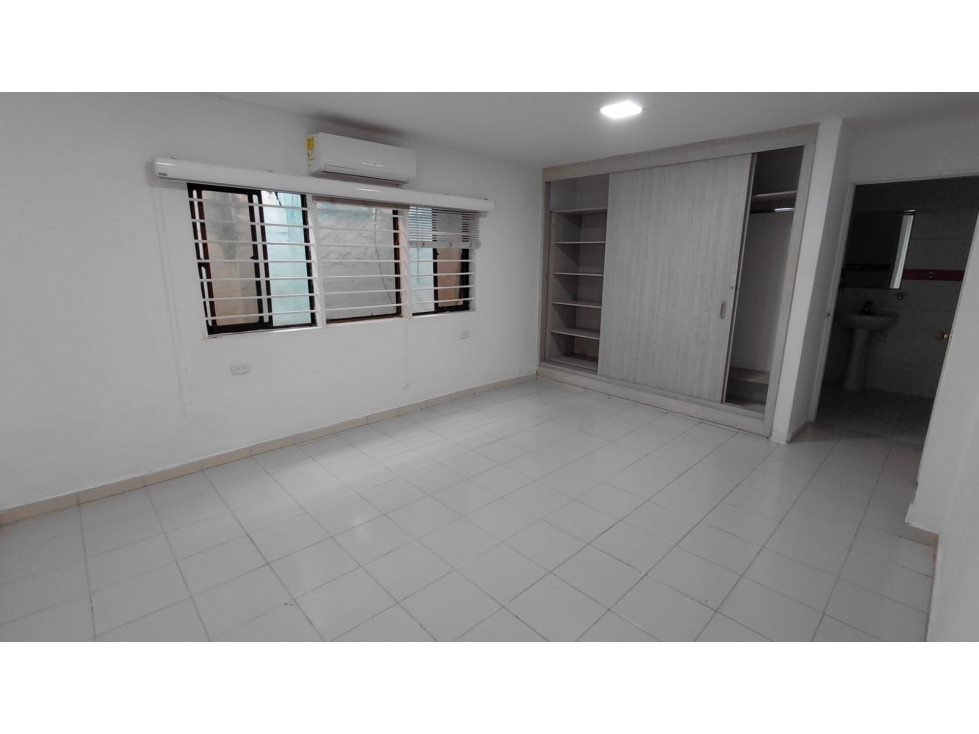 ARRIENDO CASA COMERCIAL EN GRANADILLO — foto 6