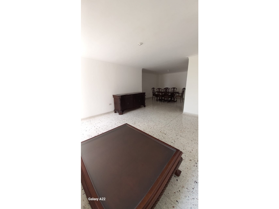 Fresco y Amplio apartamento en VENTA ubicado en El GOLF — foto 3