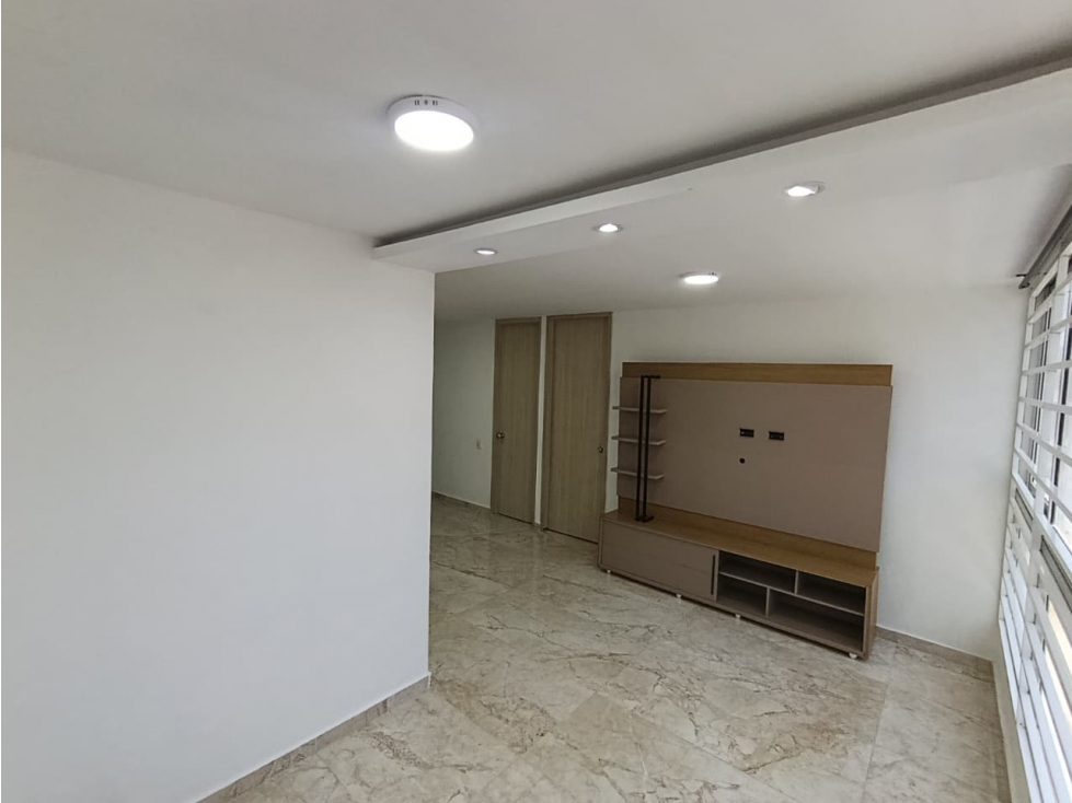 APARTAMENTO EN ARRIENDO EN MIRAMAR - CONJ FLORENCIA — foto 4