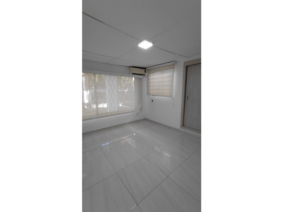 ARRIENDO CASA COMERCIAL EN GRANADILLO — foto 5