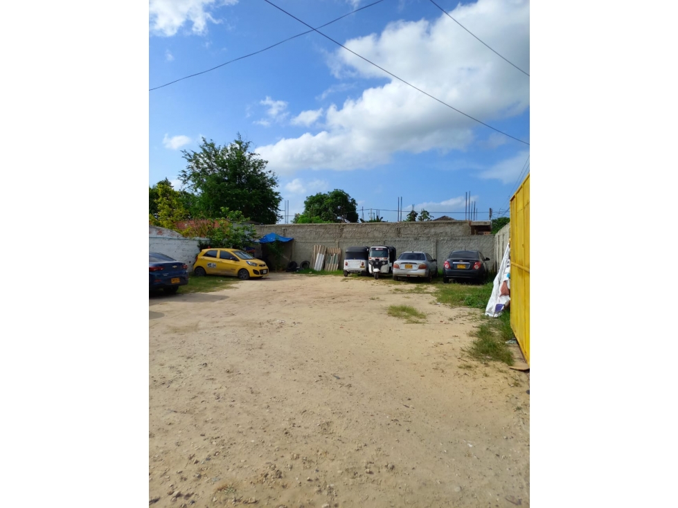 LOTE AMPLIO EN - EL CENTRO - - MALAMBO - 5